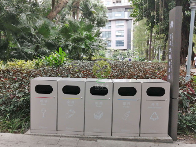 深圳公园垃圾分类投放点桶站带洗手台成风景线