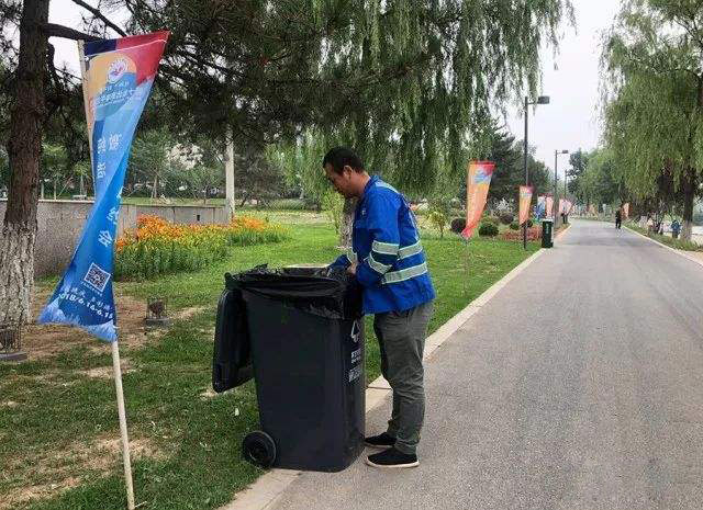 上海街道户外垃圾桶市容环境专项督查